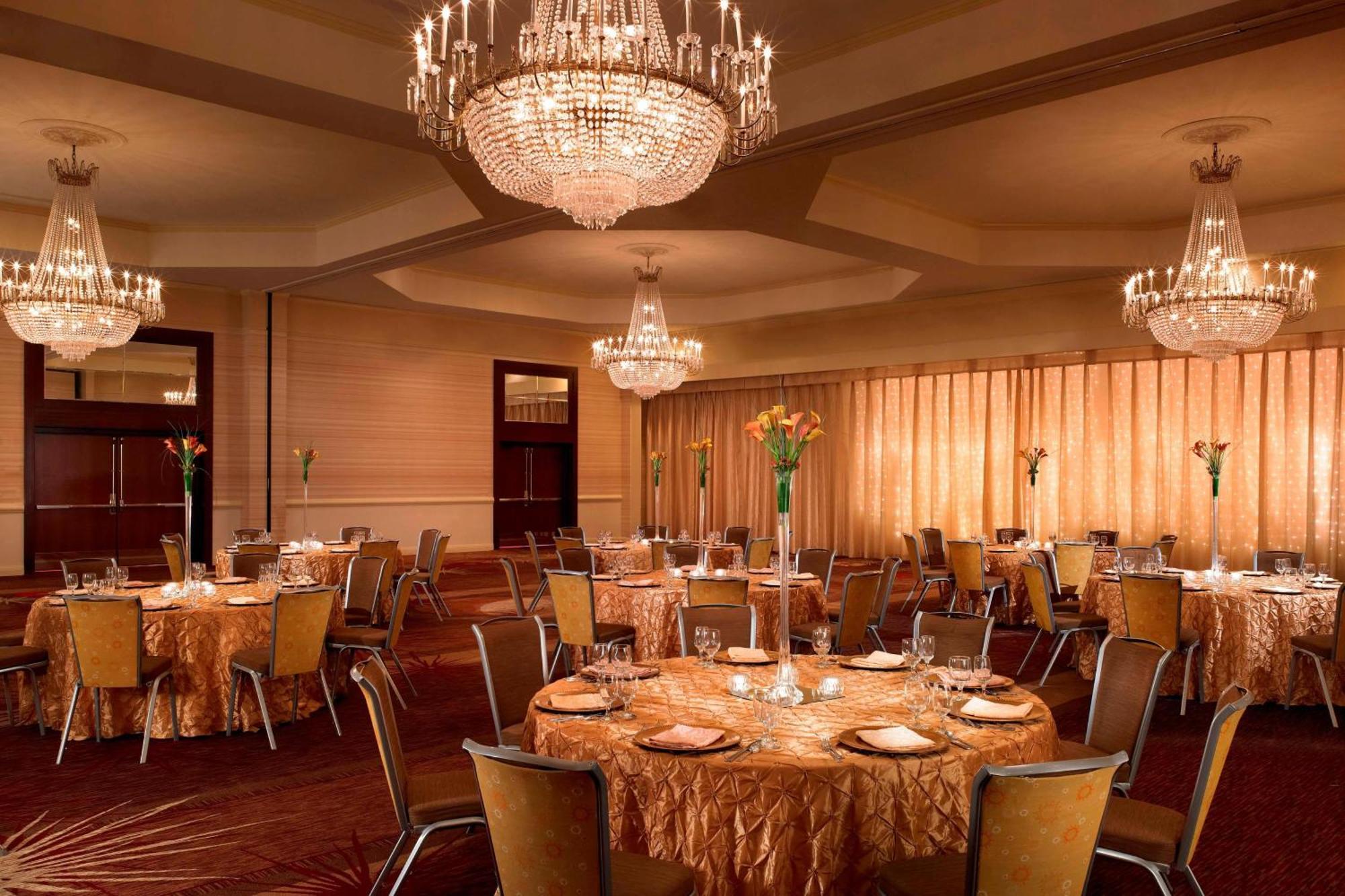 Sheraton Albuquerque Uptown By Marriott Exterior photo